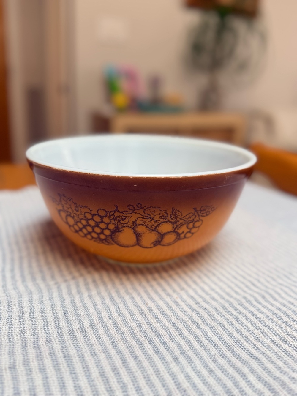 Vintage PYREX “Old Orchard” Mixing Bowl 2.5 qt